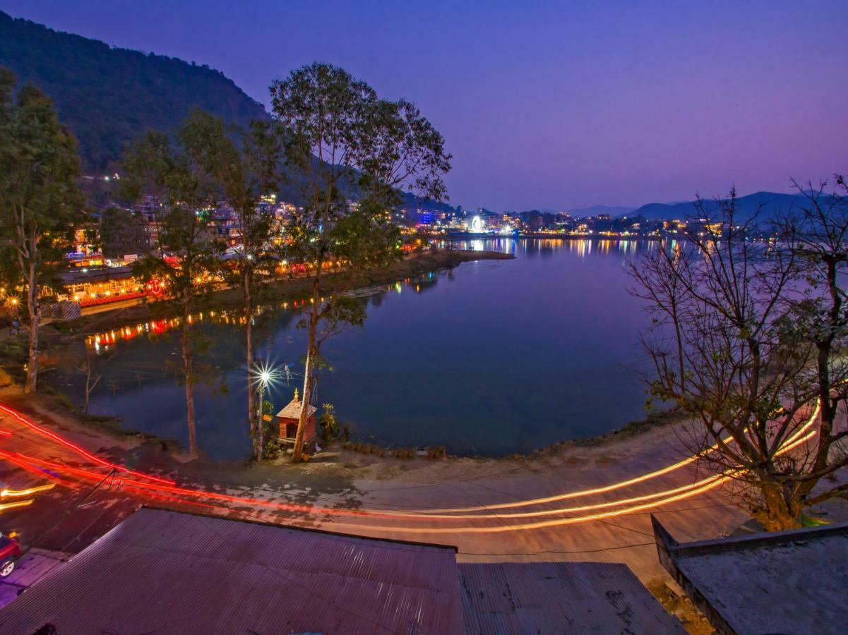 Hotel Fewa Corner & Restro Pokhara Extérieur photo