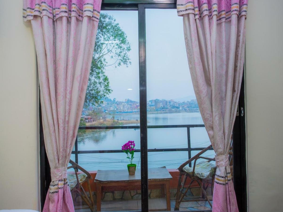 Hotel Fewa Corner & Restro Pokhara Extérieur photo