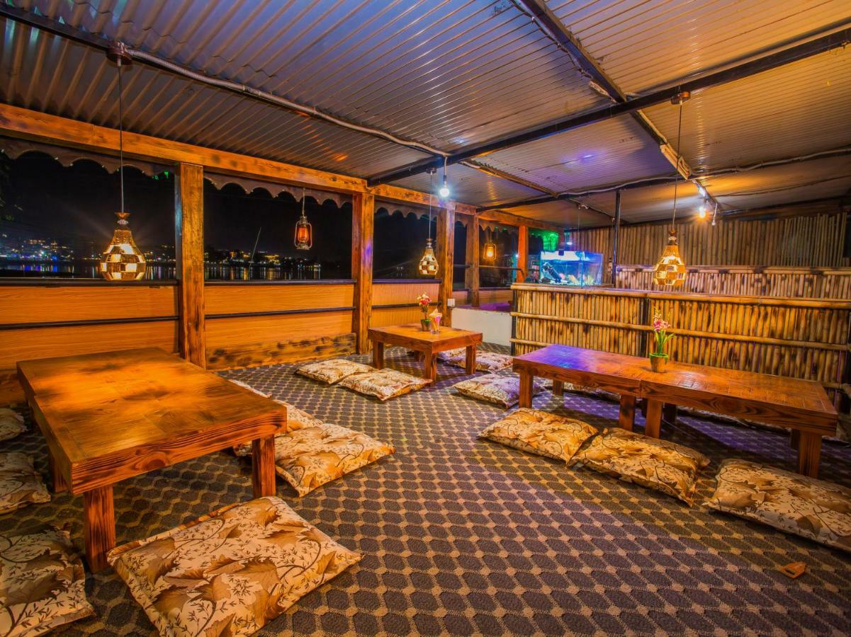 Hotel Fewa Corner & Restro Pokhara Extérieur photo