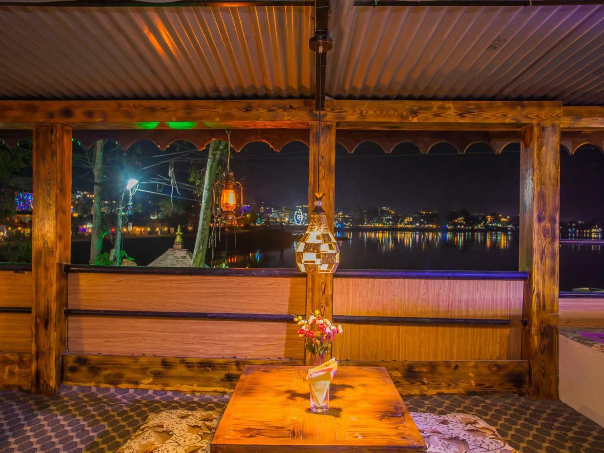 Hotel Fewa Corner & Restro Pokhara Extérieur photo